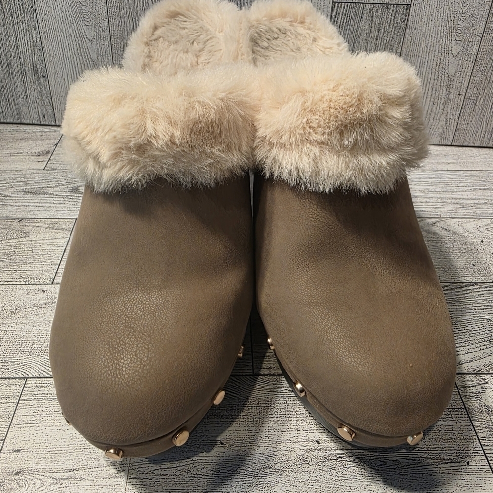 Bamboo Women's Faux Fur Lined Clogs Size 6 - Picture 3 of 7